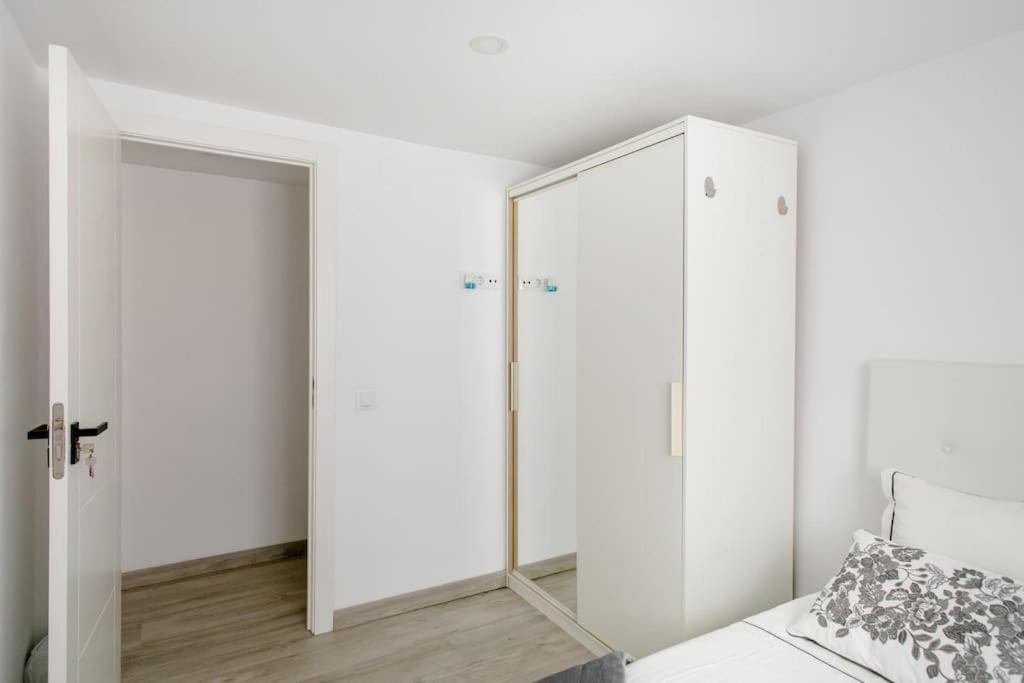 Habitaciones Bonitas Y Comodas L'Hospitalet de Llobregat Exterior photo